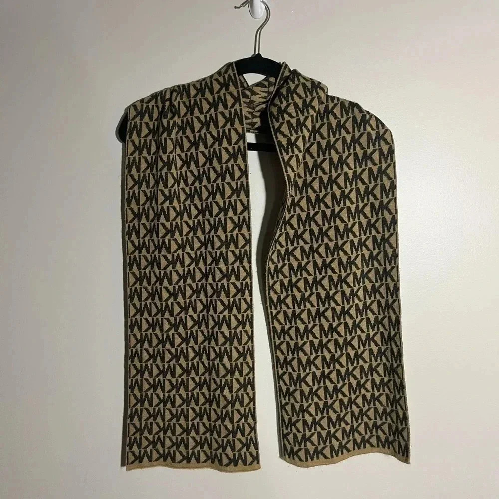 Michael Kors, gray and camo knit scarf‎